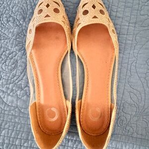 Shimmery-faux diamond and Cream Flats with Decorative Cutouts for Casual Wear